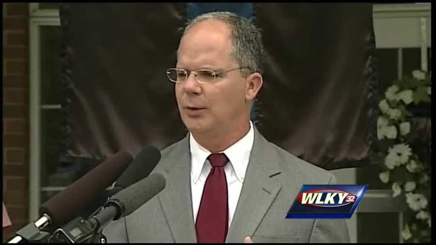 July 7, 2013: Rep. Brett Guthrie presented copies of the Congressional Record dedicated to the Bardstown Police Department.