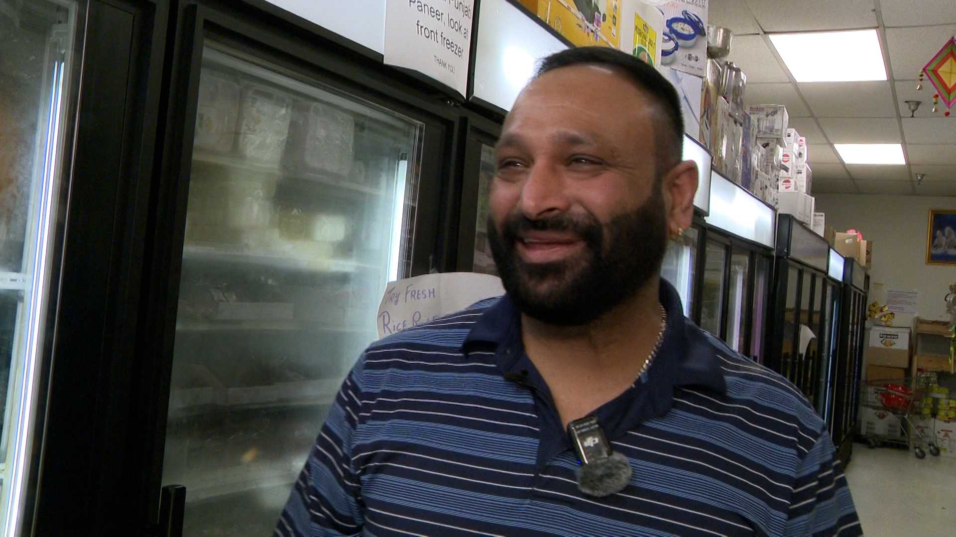 Clarksville grocer gives away meals to fight hunger, homelessness