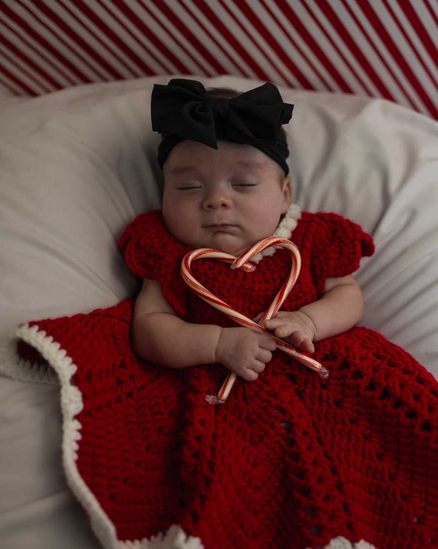 nicu baby christmas shoot 2025