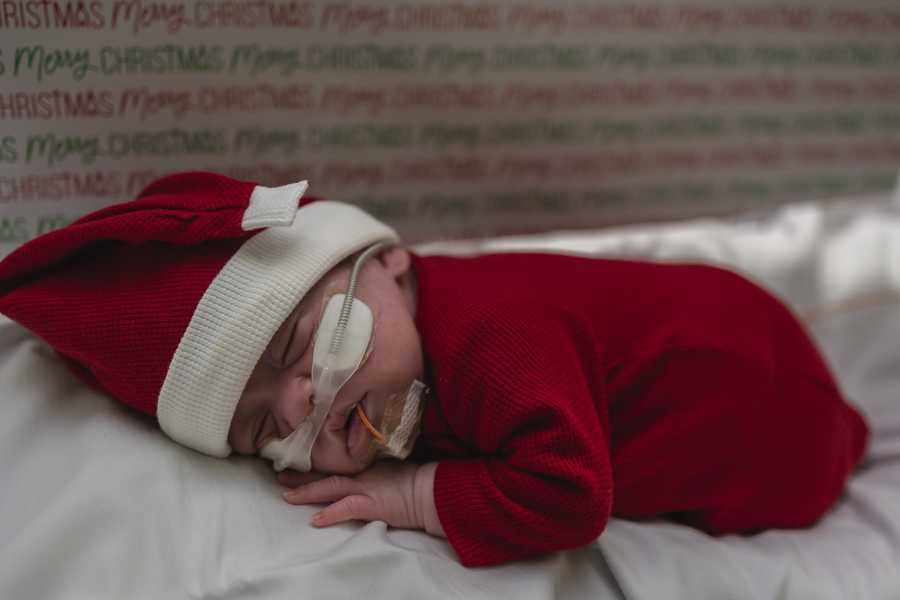 nicu baby christmas shoot 2025