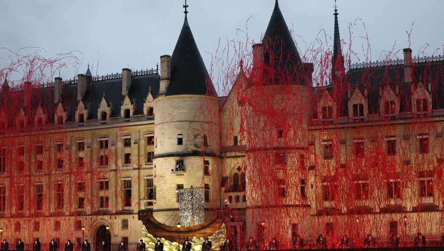 PARIS, FRANCE - JULY 26: A general view of performance at the Palais de Justice during the opening ceremony of the Olympic Games Paris 2024 on July 26, 2024 in Paris, France. (Photo by Buda Mendes/Getty Images)