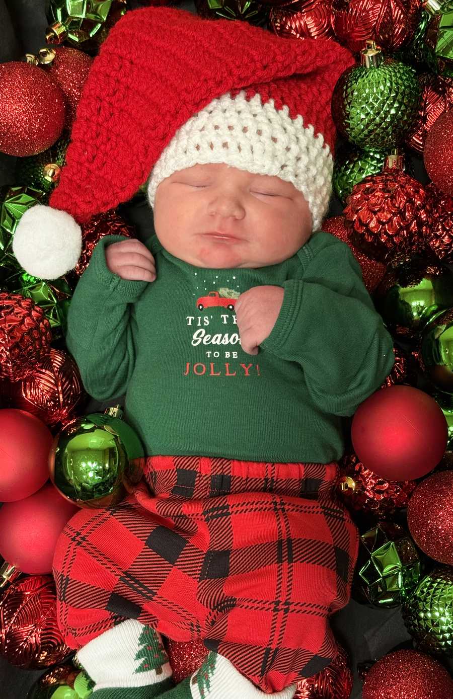 newborn baby christmas shoot 2025